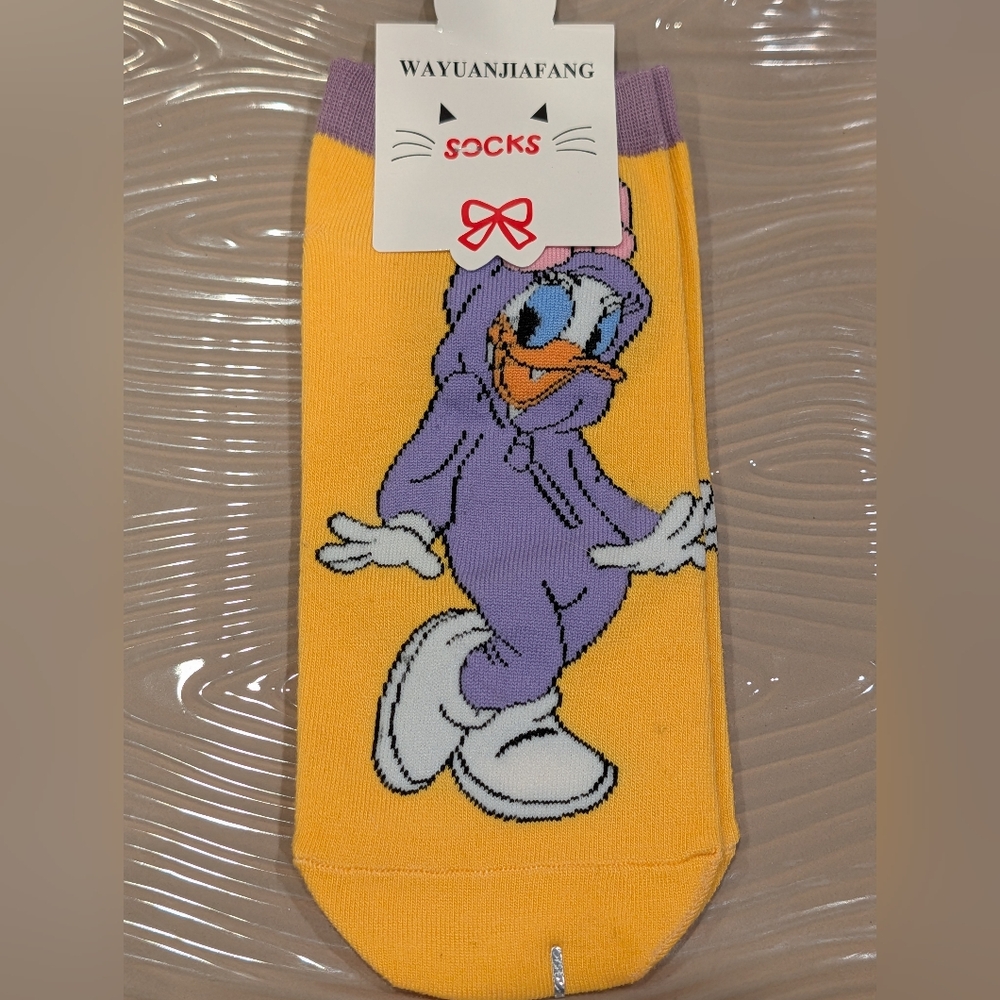 Wayuanjiafang Cartoon Character Socks NWT